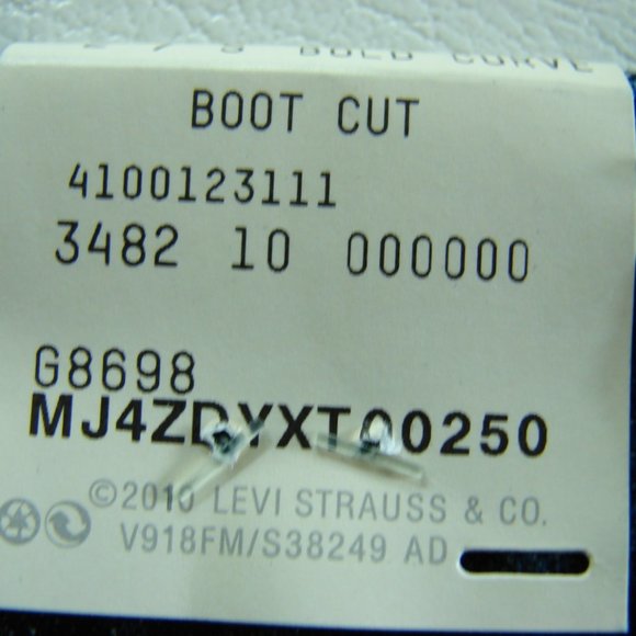 Levis Bold Curve Classic Rise Boot Cut Dk Wash NWT - Picture 12 of 12